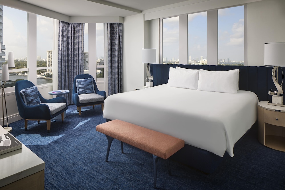 Fontainebleau Miami Beach — Hotel rooms in Miami, Florida