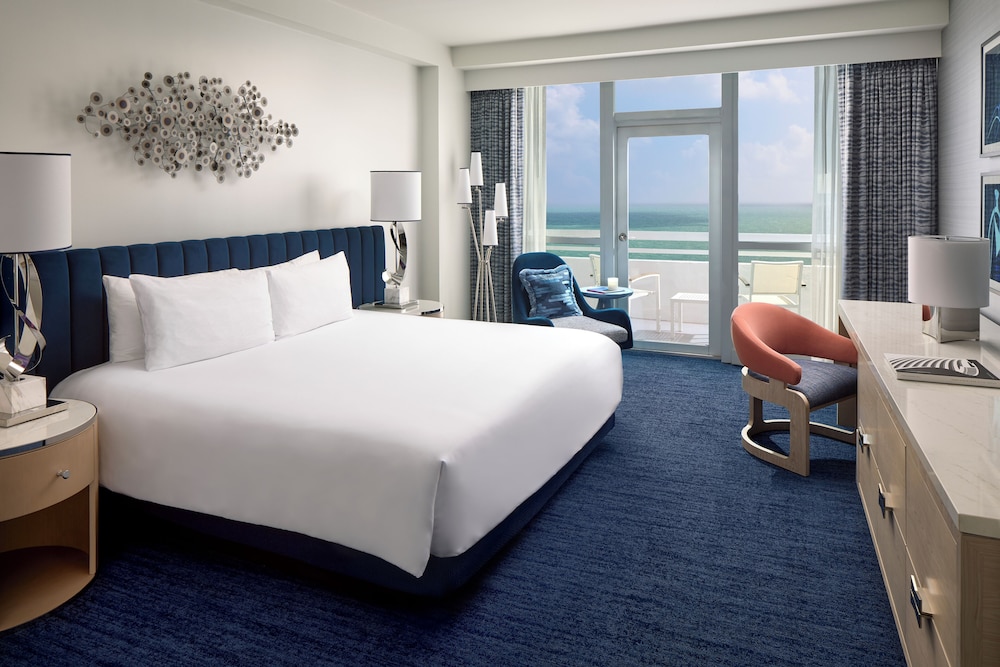 Fontainebleau Miami Beach — Hotel rooms in Miami, Florida