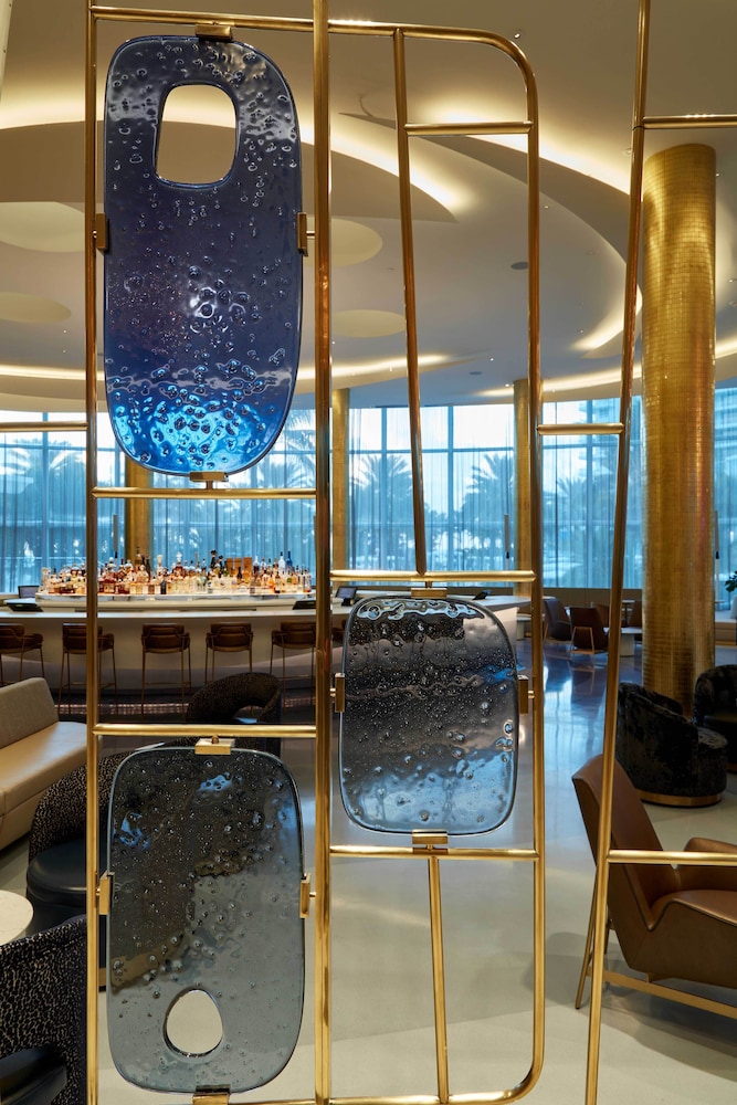 Fontainebleau Miami Beach — Restaurant & bars in Miami, Florida