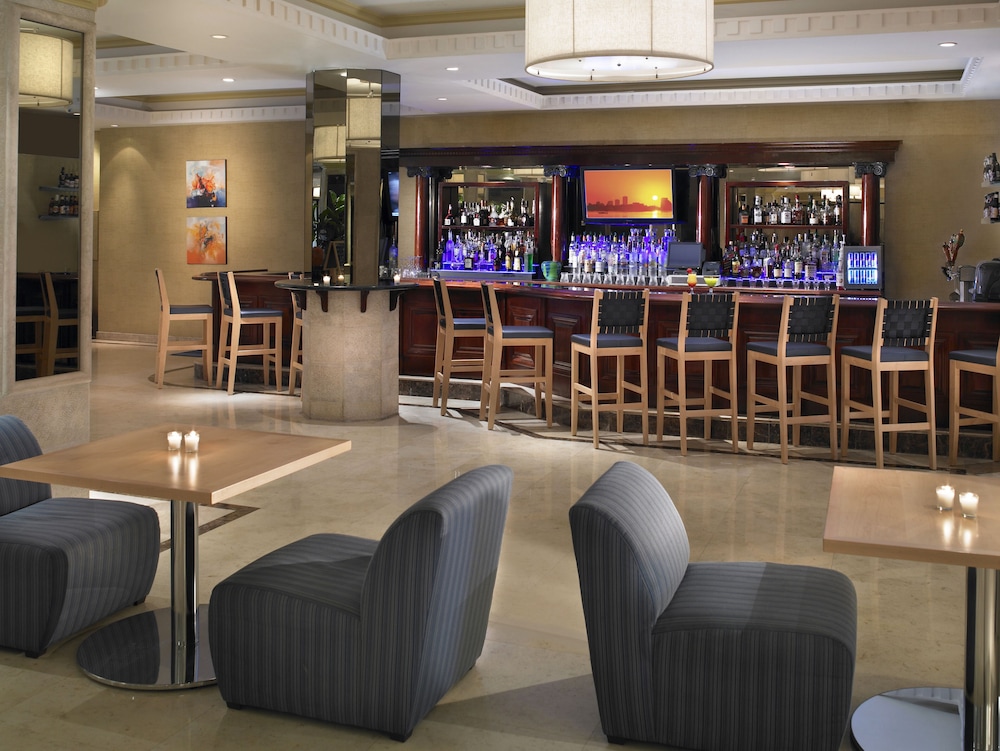 Radisson Resort Miami Beach — Restaurant & bars in Miami, Florida