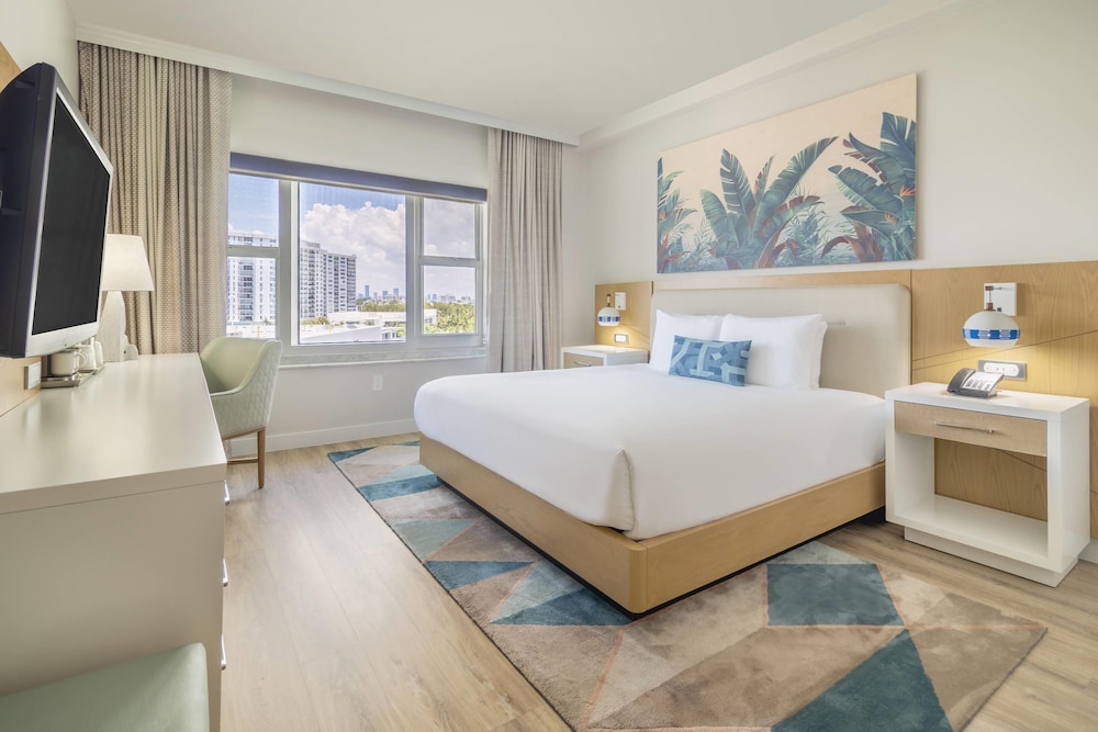 Radisson Resort Miami Beach — Hotel rooms in Miami, Florida