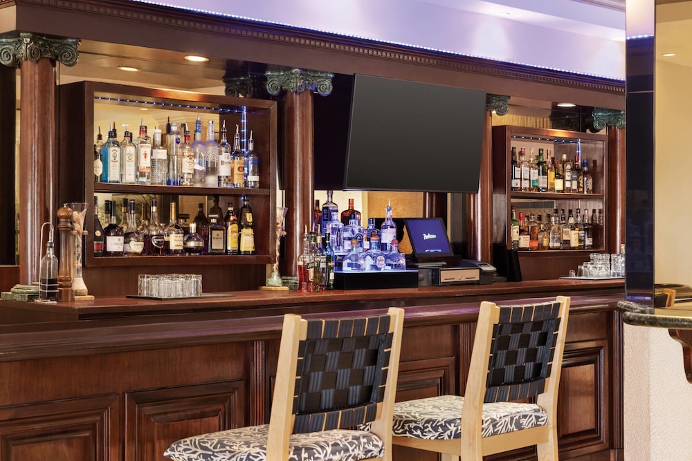 Radisson Resort Miami Beach — Restaurant & bars in Miami, Florida