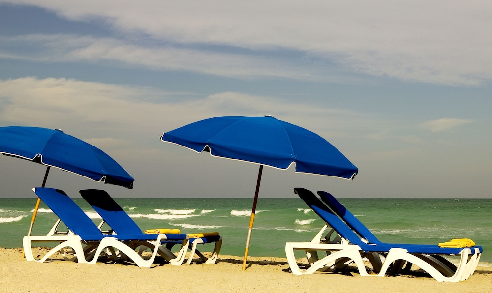 Radisson Resort Miami Beach — Beach in Miami, Florida