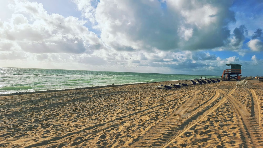 Radisson Resort Miami Beach — Beach in Miami, Florida