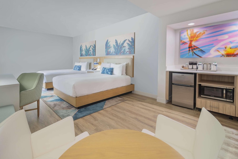 Radisson Resort Miami Beach — Hotel rooms in Miami, Florida