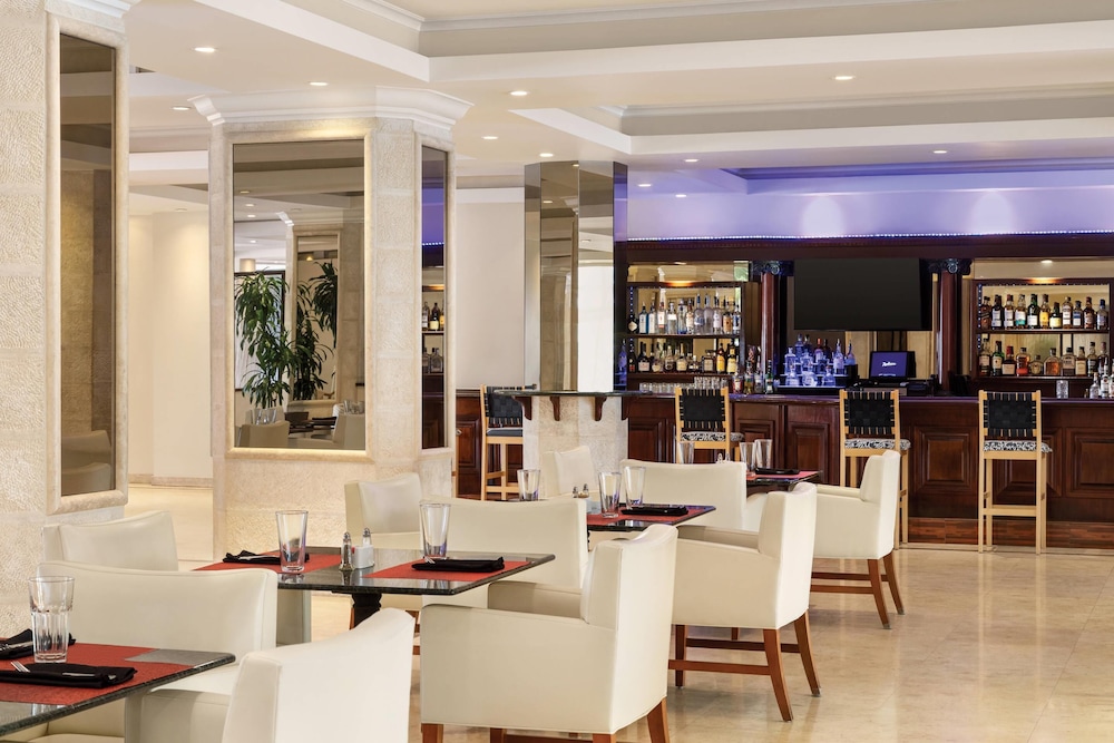 Radisson Resort Miami Beach — Restaurant & bars in Miami, Florida