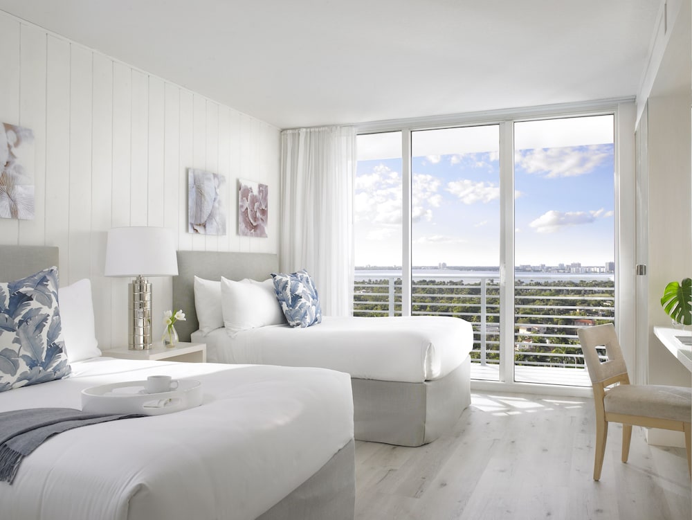 Grand Beach Hotel — Hotel rooms in Miami, Florida