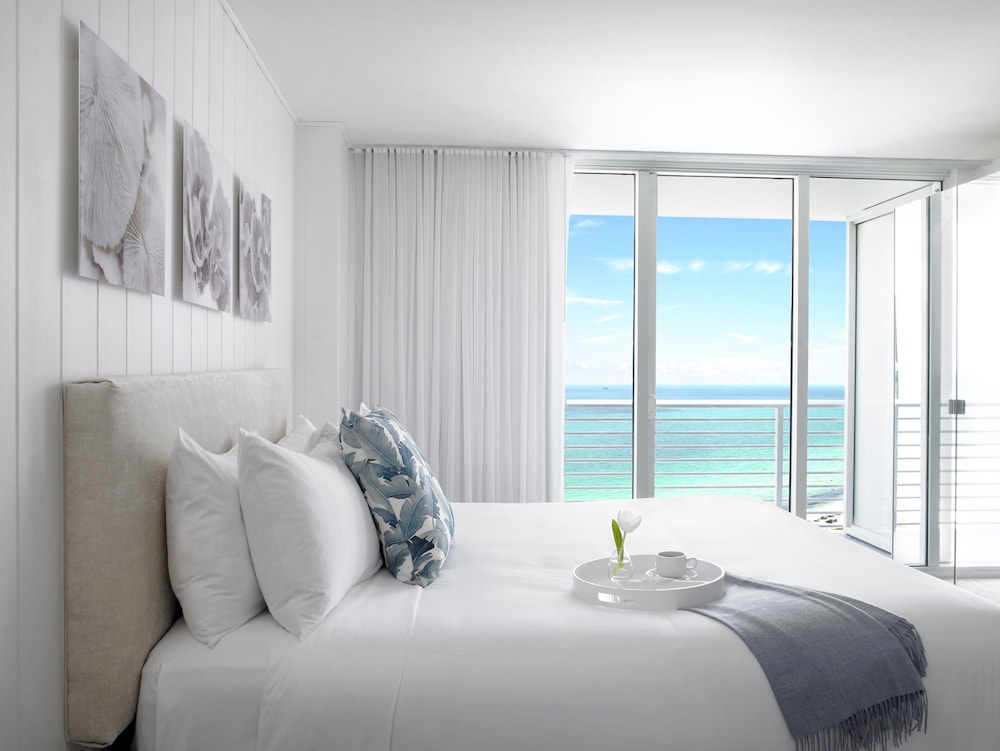 Grand Beach Hotel — Hotel rooms in Miami, Florida
