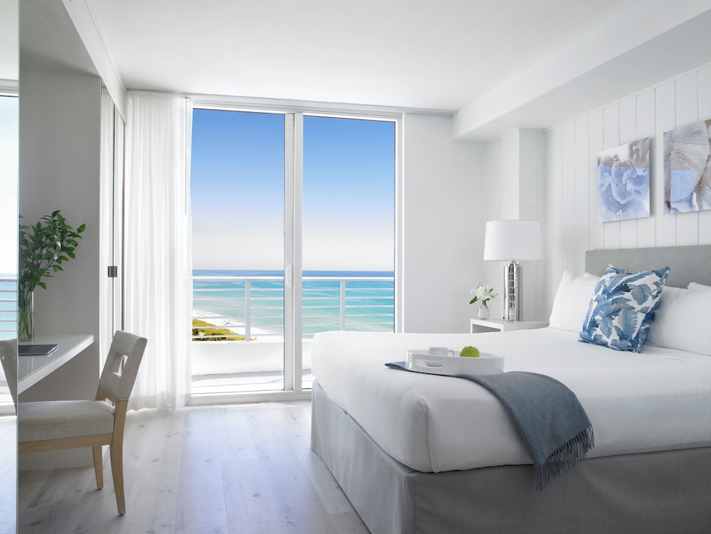 Grand Beach Hotel — Hotel rooms in Miami, Florida