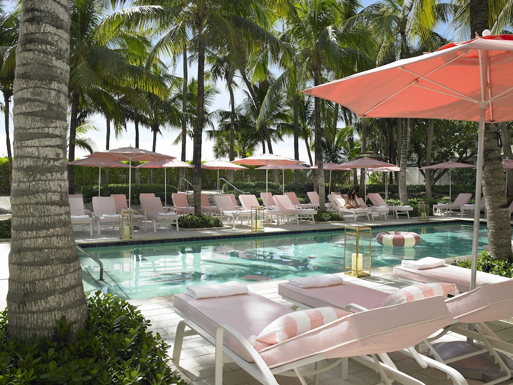 Grand Beach Hotel — Swimming pool in Miami, Florida
