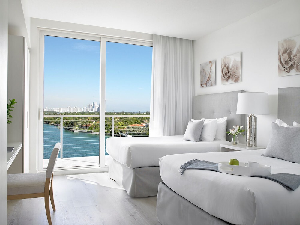 Grand Beach Hotel — Hotel rooms in Miami, Florida