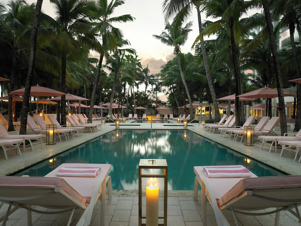 Grand Beach Hotel — Swimming pool in Miami, Florida