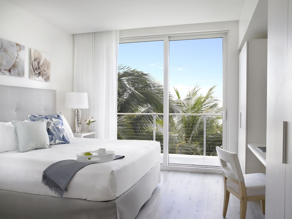 Grand Beach Hotel — Hotel rooms in Miami, Florida