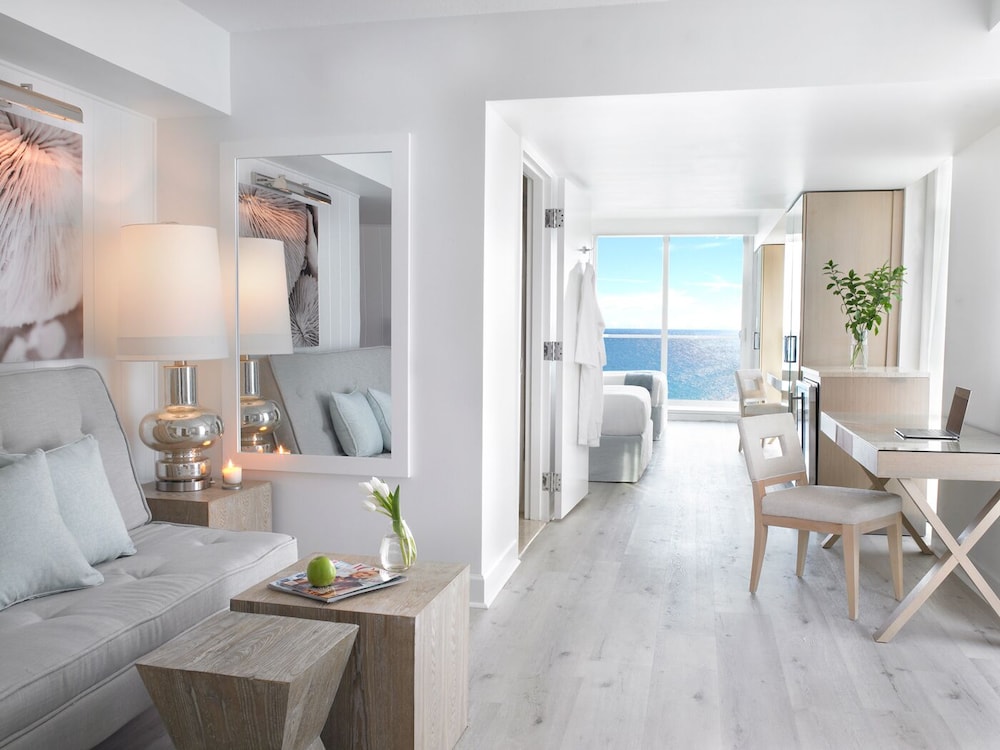 Grand Beach Hotel — Hotel rooms in Miami, Florida