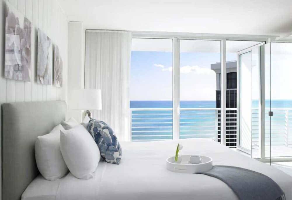 Grand Beach Hotel — Hotel rooms in Miami, Florida