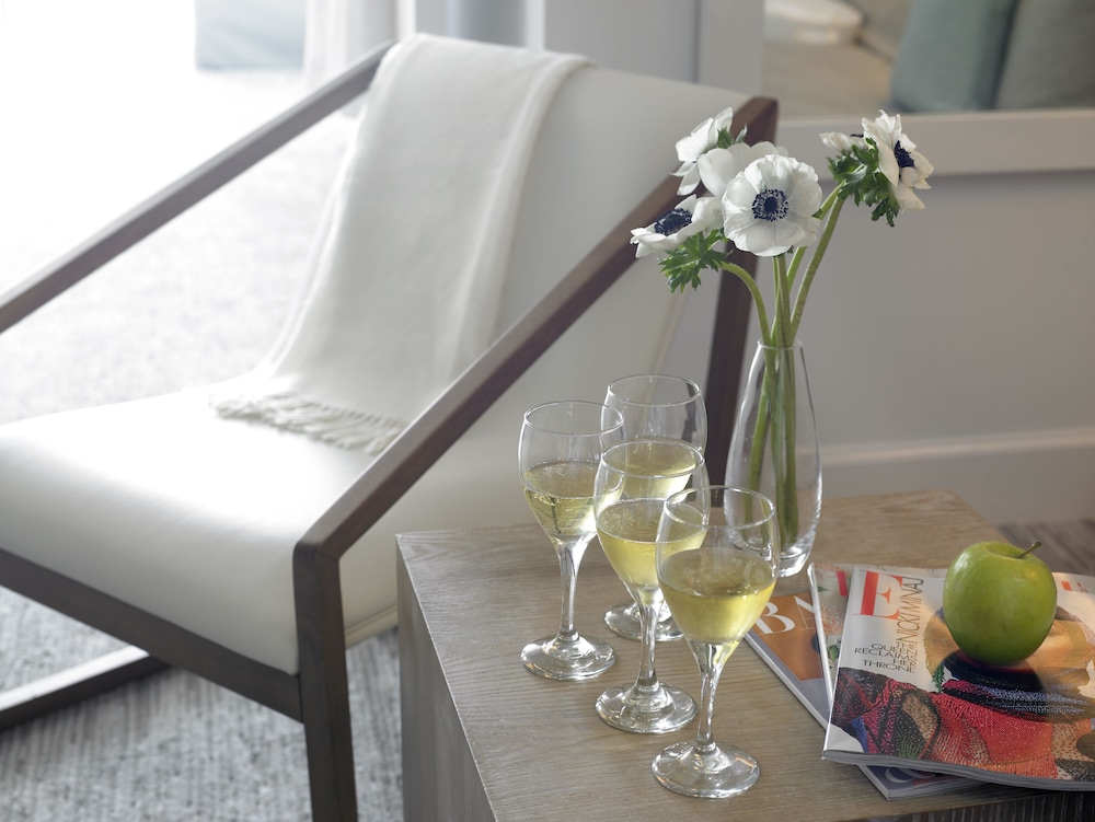 Grand Beach Hotel — Hotel rooms in Miami, Florida