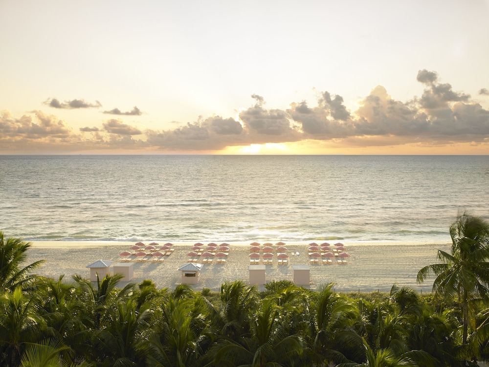 Grand Beach Hotel — Beach in Miami, Florida