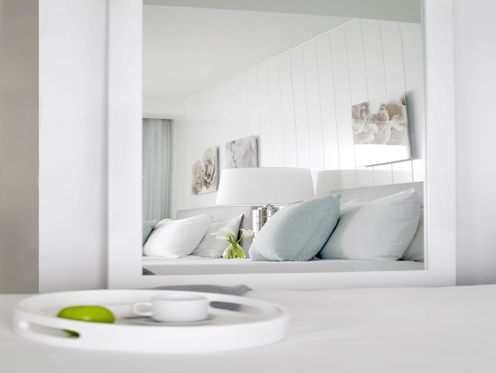 Grand Beach Hotel — Hotel rooms in Miami, Florida