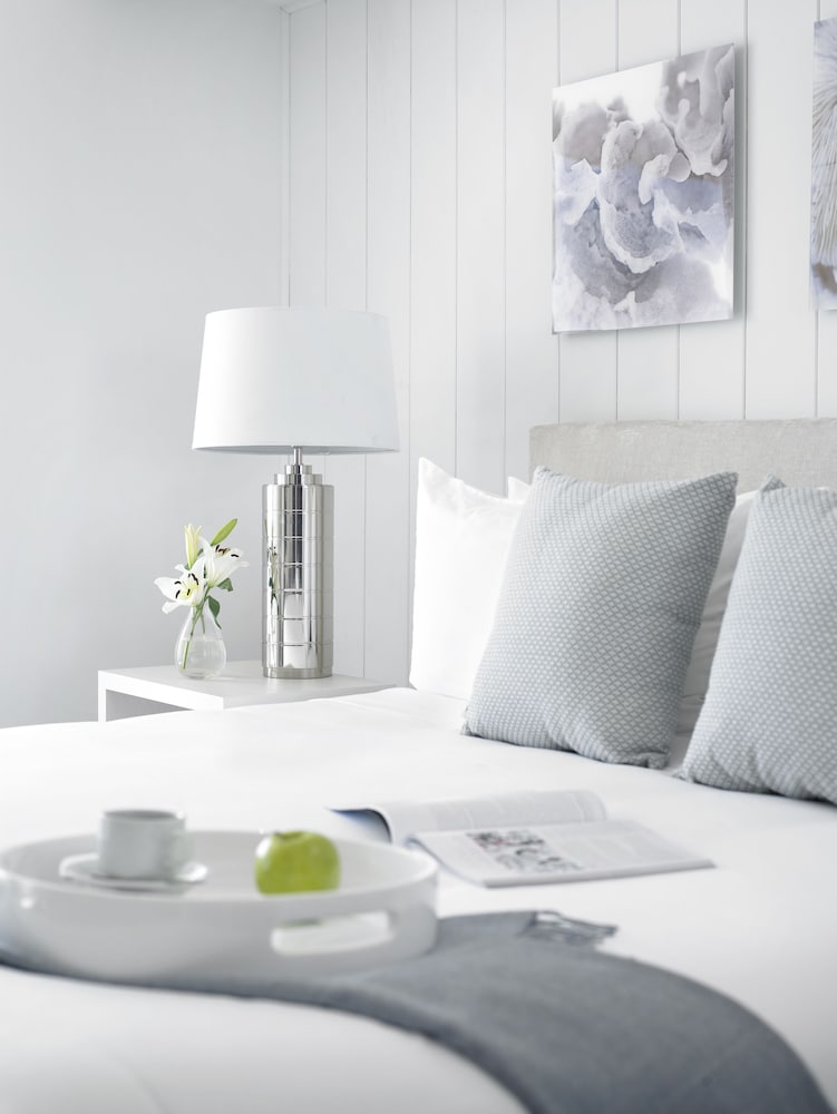 Grand Beach Hotel — Hotel rooms in Miami, Florida