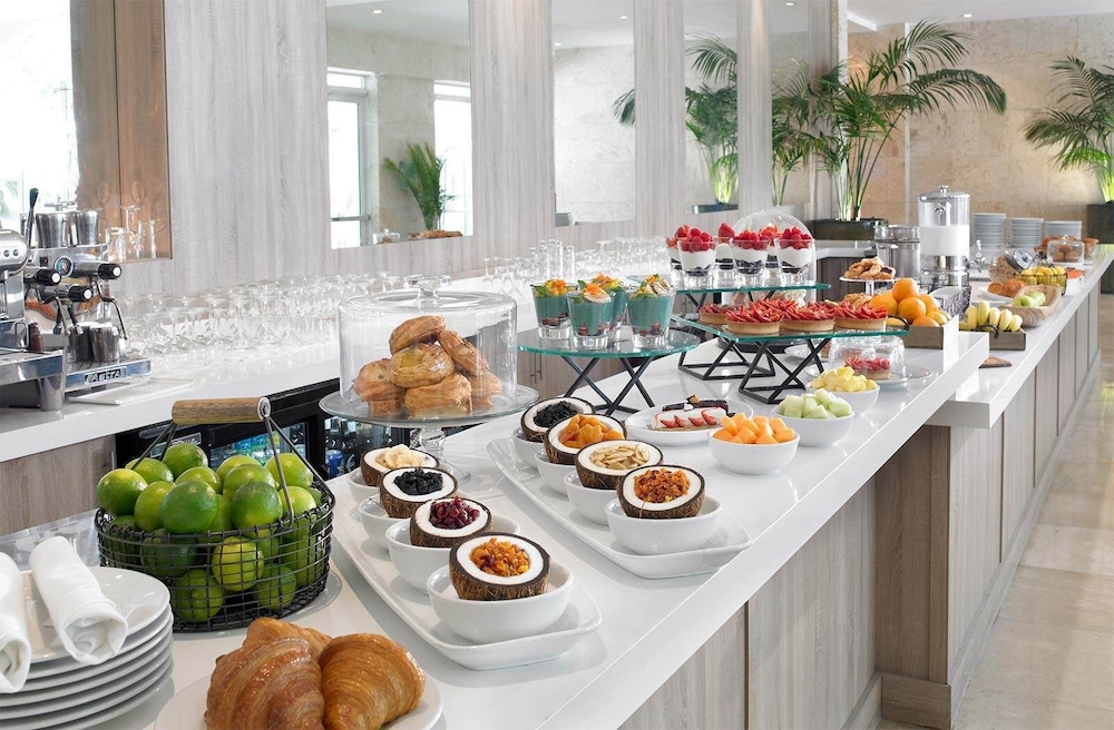 Grand Beach Hotel — Restaurant & bars in Miami, Florida
