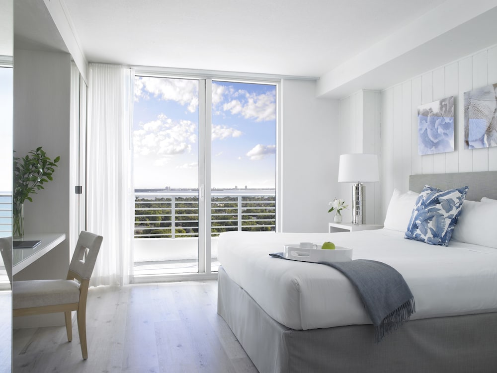 Grand Beach Hotel — Hotel rooms in Miami, Florida