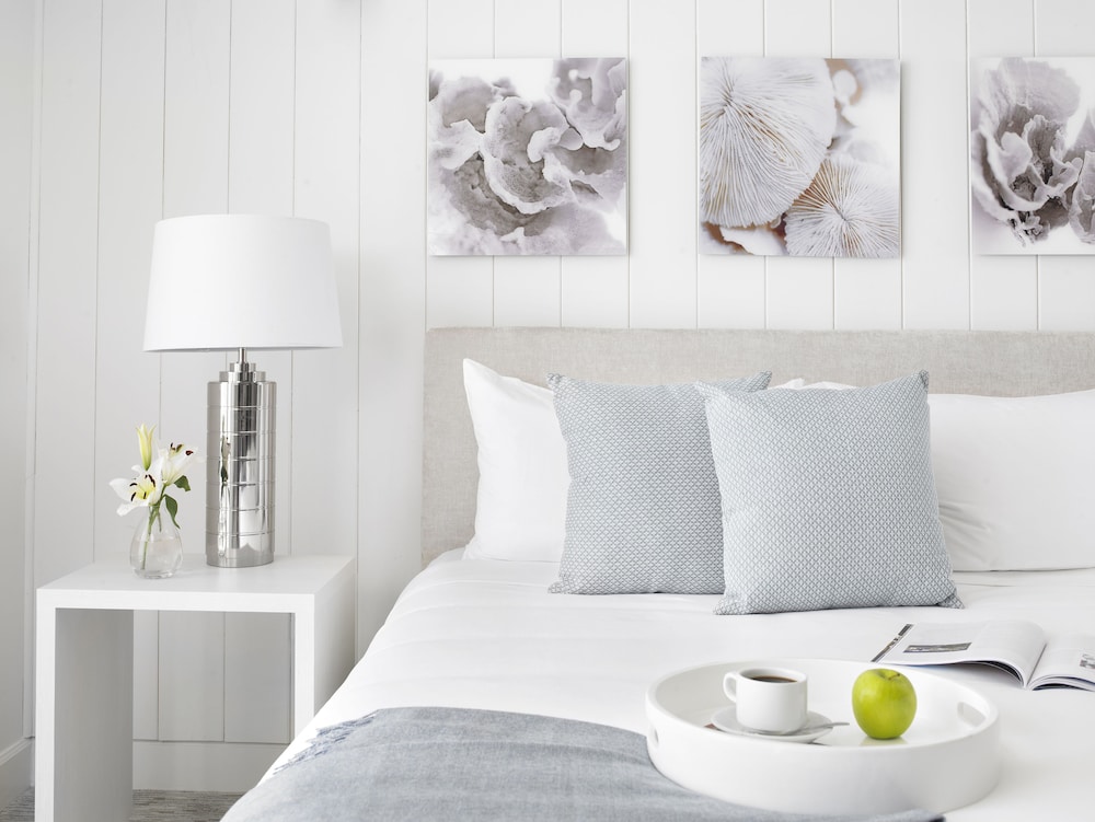 Grand Beach Hotel — Hotel rooms in Miami, Florida