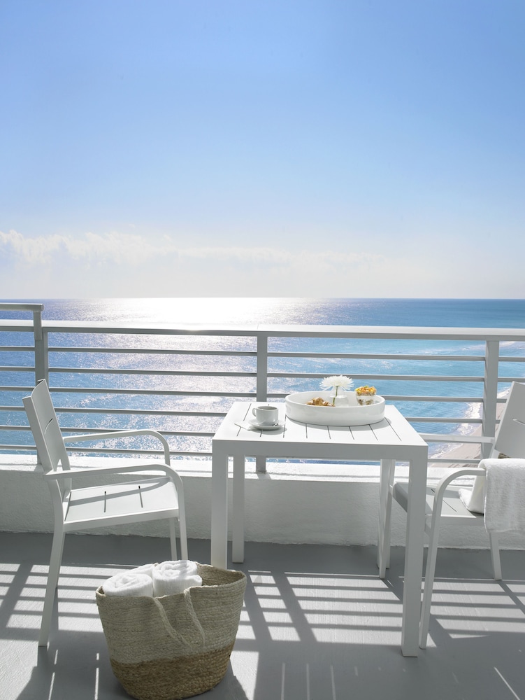 Grand Beach Hotel — Beach in Miami, Florida