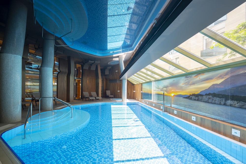 Hotel Park — Swimming pool in Makarska, Split-Dalmatia