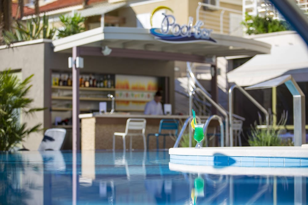 Hotel Park — Restaurant & bars in Makarska, Split-Dalmatia
