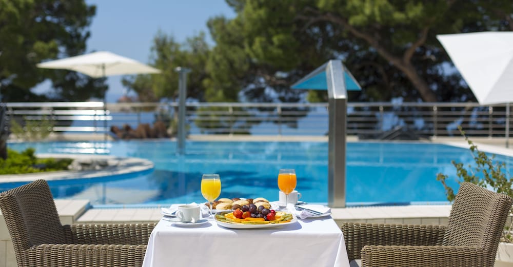Hotel Park — Swimming pool in Makarska, Split-Dalmatia