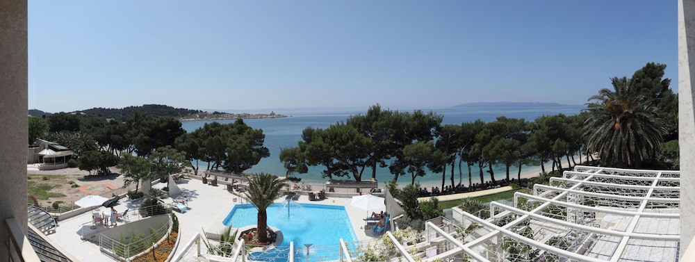 Hotel Park — Swimming pool in Makarska, Split-Dalmatia
