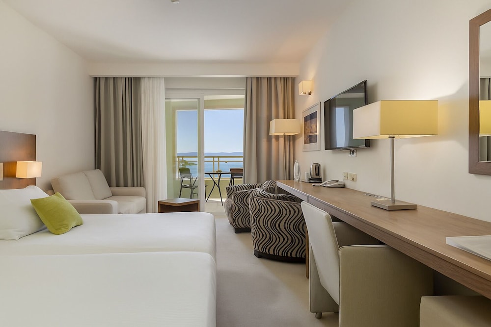 Hotel Park — Hotel rooms in Makarska, Split-Dalmatia