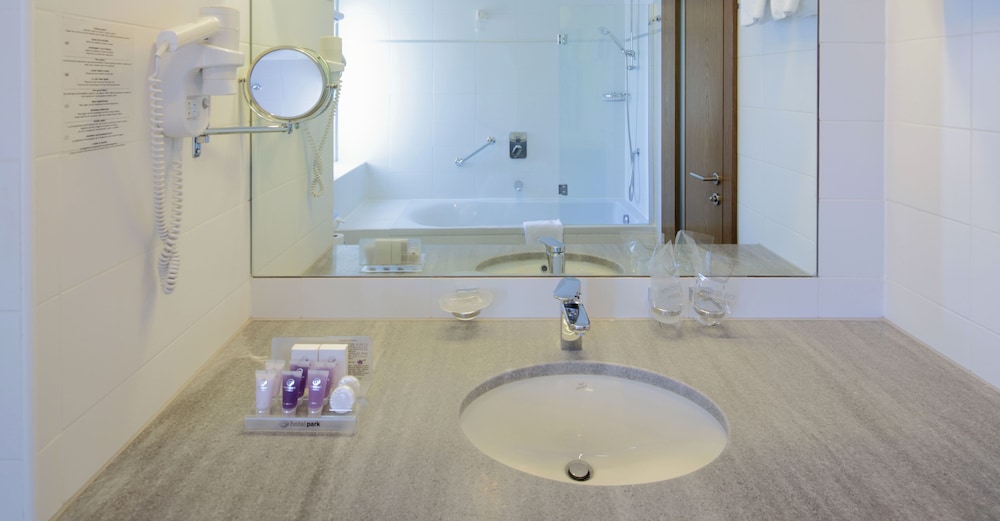 Hotel Park — Hotel rooms in Makarska, Split-Dalmatia