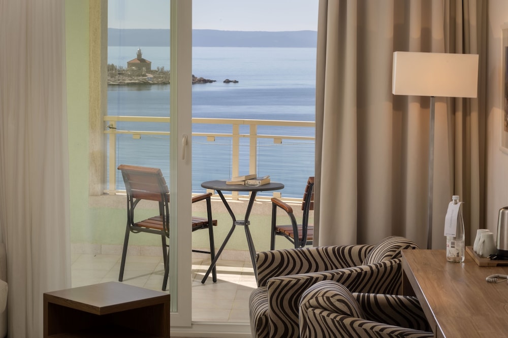 Hotel Park — Hotel rooms in Makarska, Split-Dalmatia