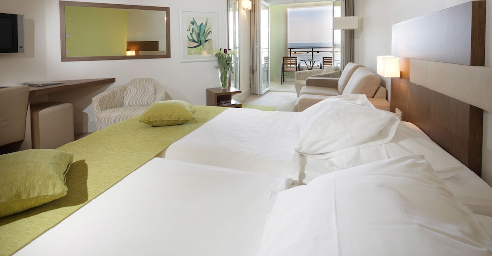 Hotel Park — Hotel rooms in Makarska, Split-Dalmatia
