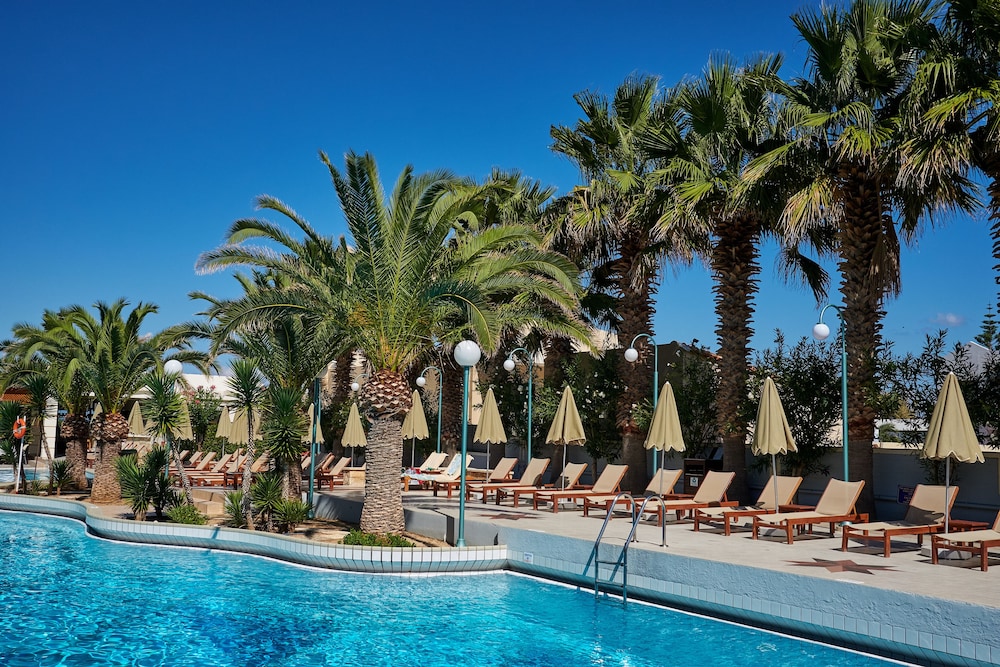 Rethymno Palace — Swimming pool in Rethymnon