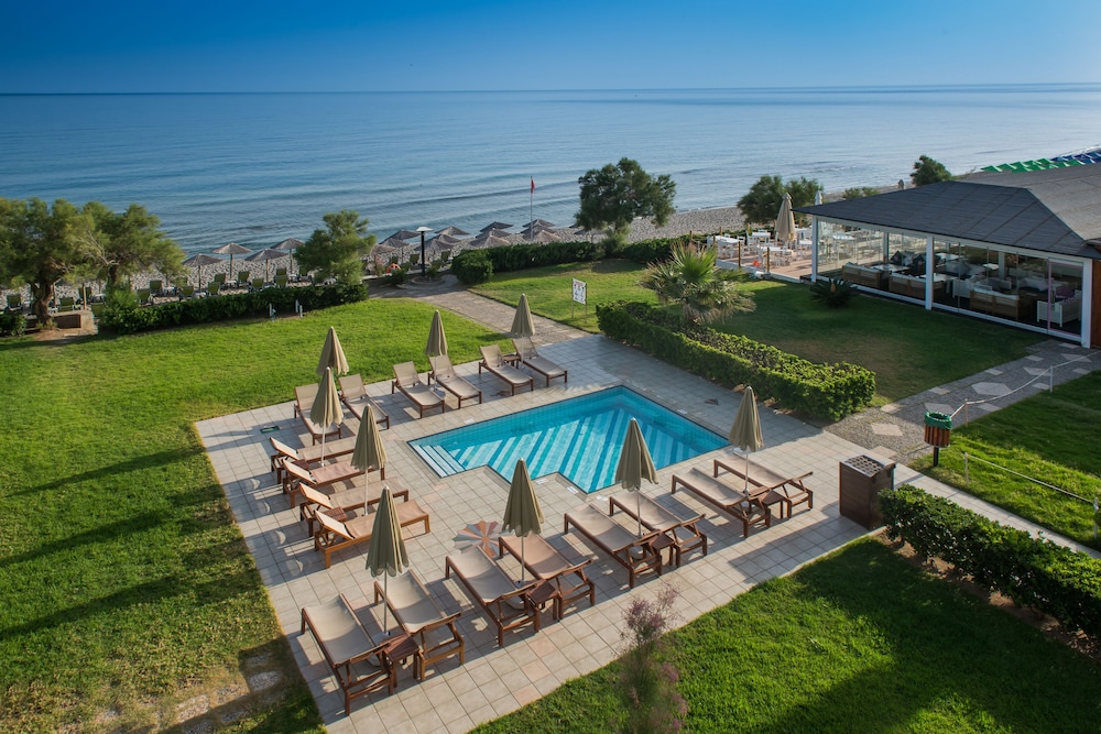 Rethymno Palace — Swimming pool in Rethymnon