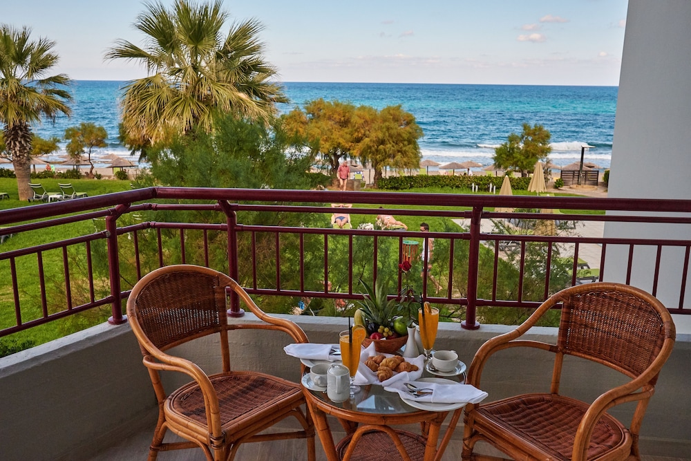 Rethymno Palace — Beach in Rethymnon