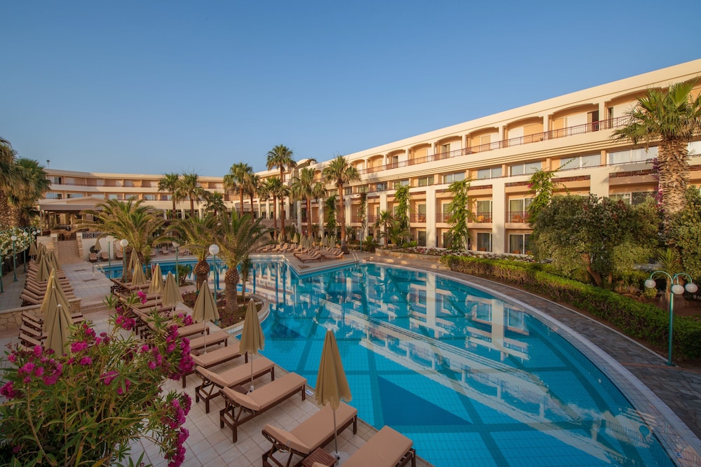 Rethymno Palace — Swimming pool in Rethymnon