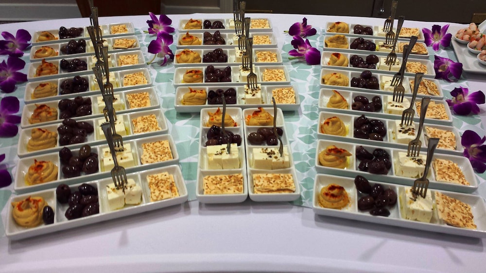 Holiday Inn Miami Beach - Oceanfront by IHG — Restaurant & bars in Miami, Florida