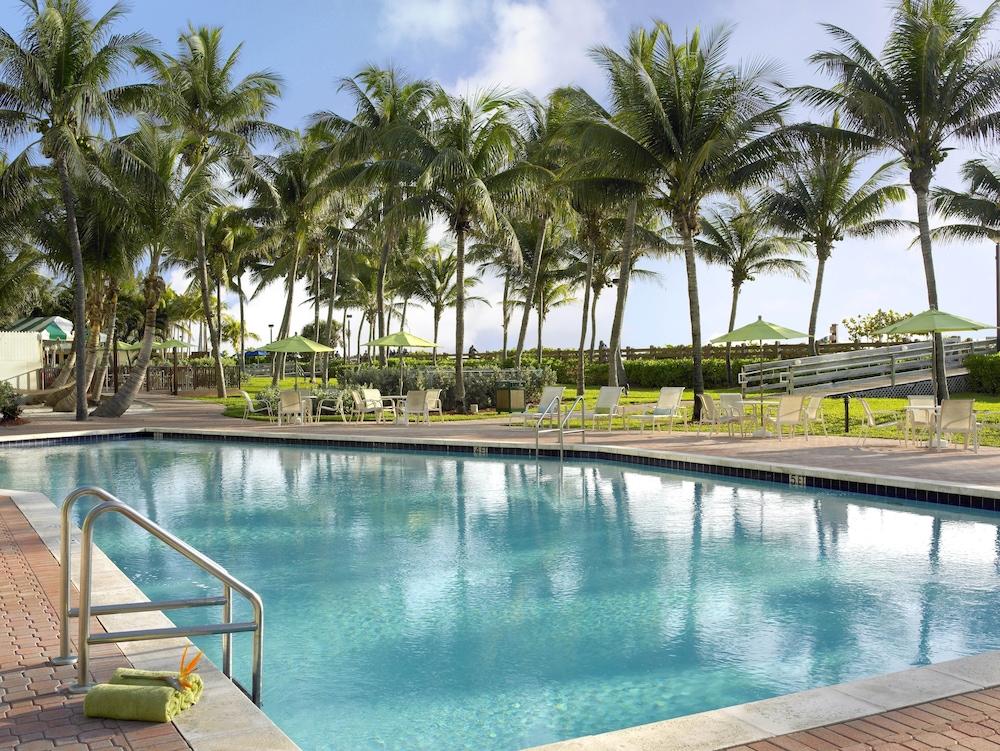 Holiday Inn Miami Beach - Oceanfront by IHG — Swimming pool in Miami, Florida