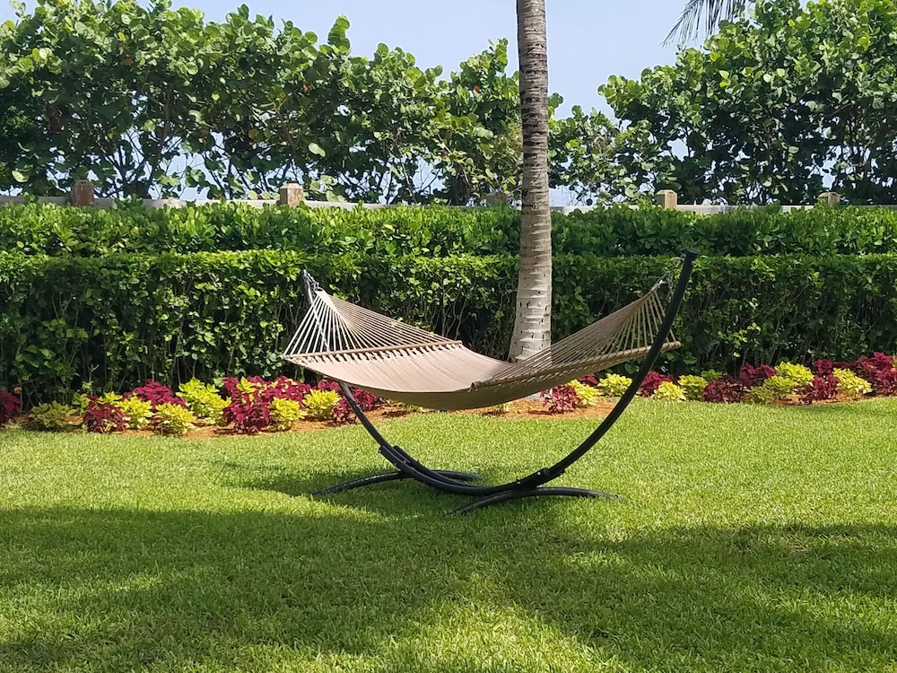 Holiday Inn Miami Beach - Oceanfront by IHG — Sports & recreation in Miami, Florida