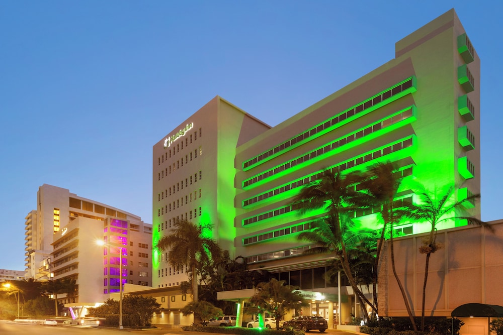 Holiday Inn Miami Beach - Oceanfront by IHG — Hotel building in Miami, Florida