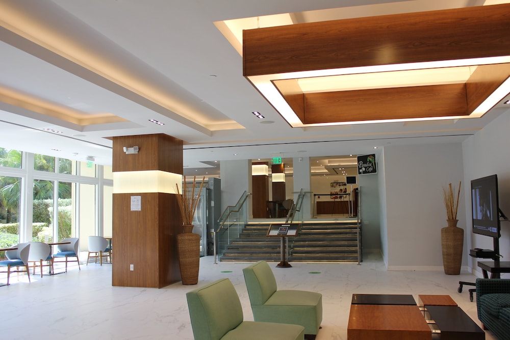 Holiday Inn Miami Beach - Oceanfront by IHG — Restaurant & bars in Miami, Florida