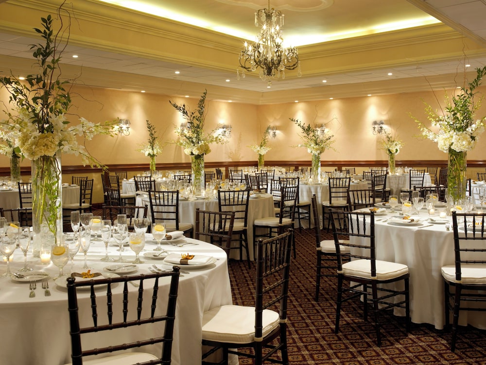 Holiday Inn Miami Beach - Oceanfront by IHG — Hotel building in Miami, Florida