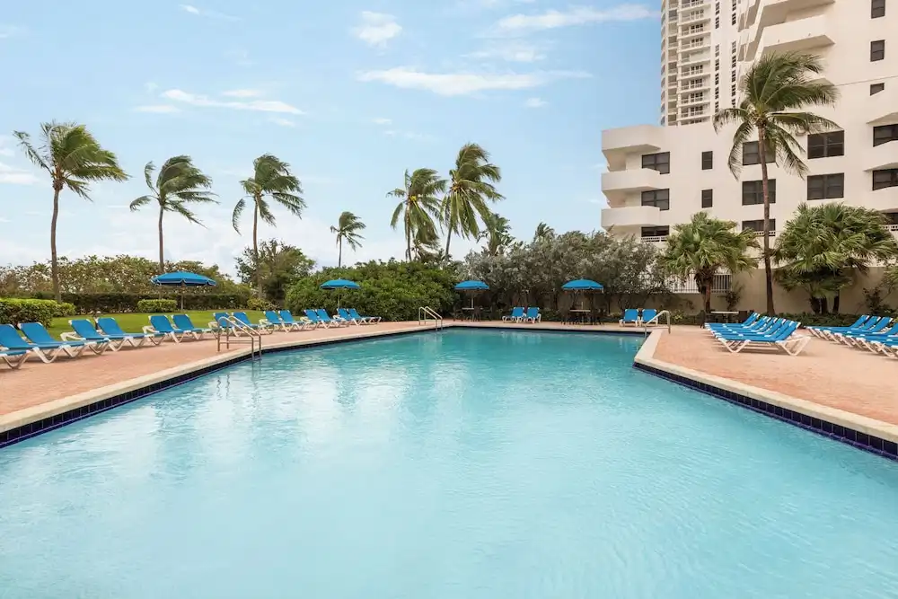 Holiday Inn Miami Beach - Oceanfront by IHG — Swimming pool in Miami, Florida