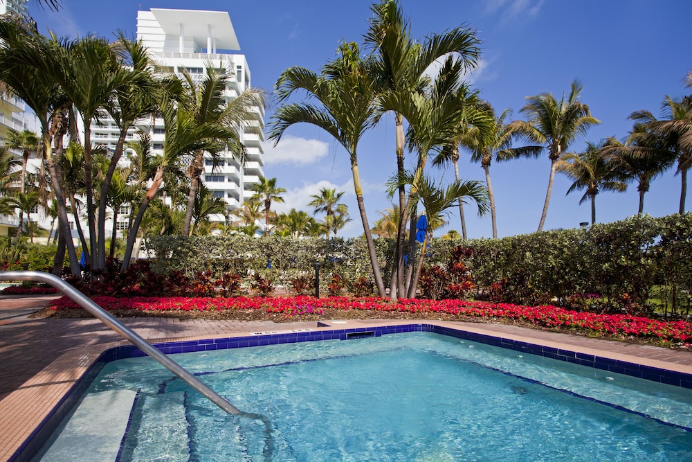 Holiday Inn Miami Beach - Oceanfront by IHG — Swimming pool in Miami, Florida