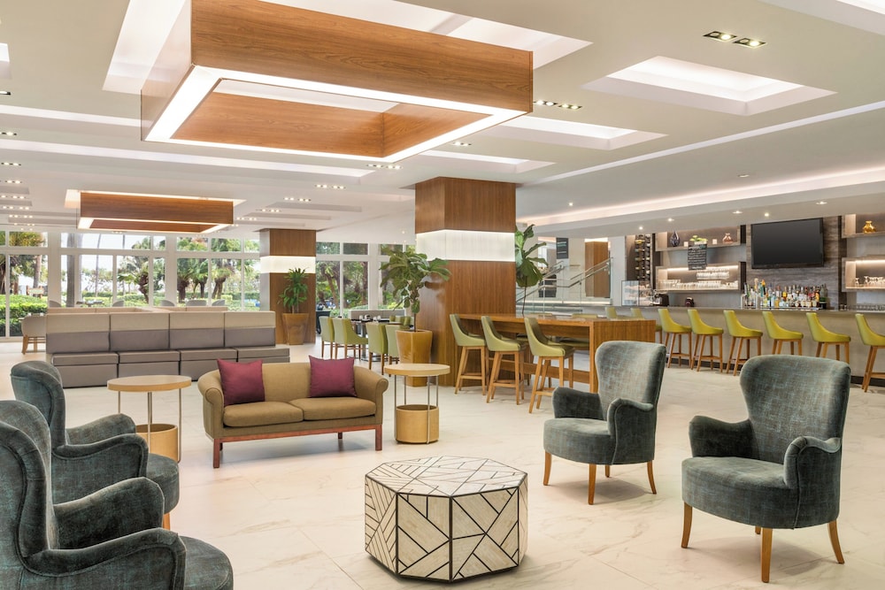 Holiday Inn Miami Beach - Oceanfront by IHG — Restaurant & bars in Miami, Florida