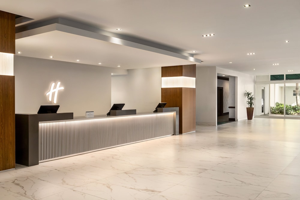 Holiday Inn Miami Beach - Oceanfront by IHG — Hotel building in Miami, Florida