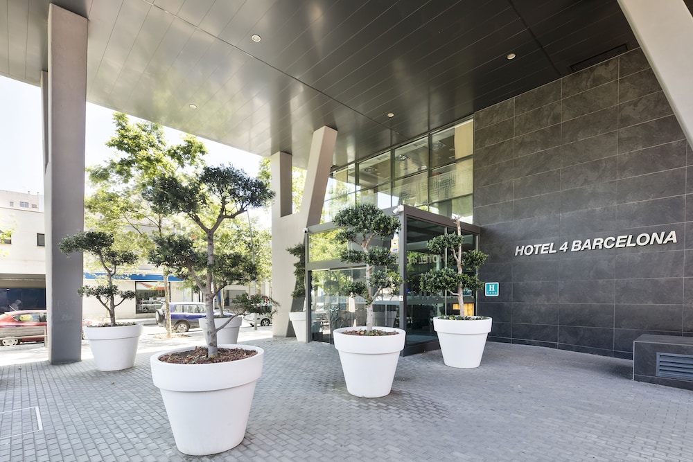 Hotel Best 4 Barcelona — Hotel building in Barcelona, Catalonia
